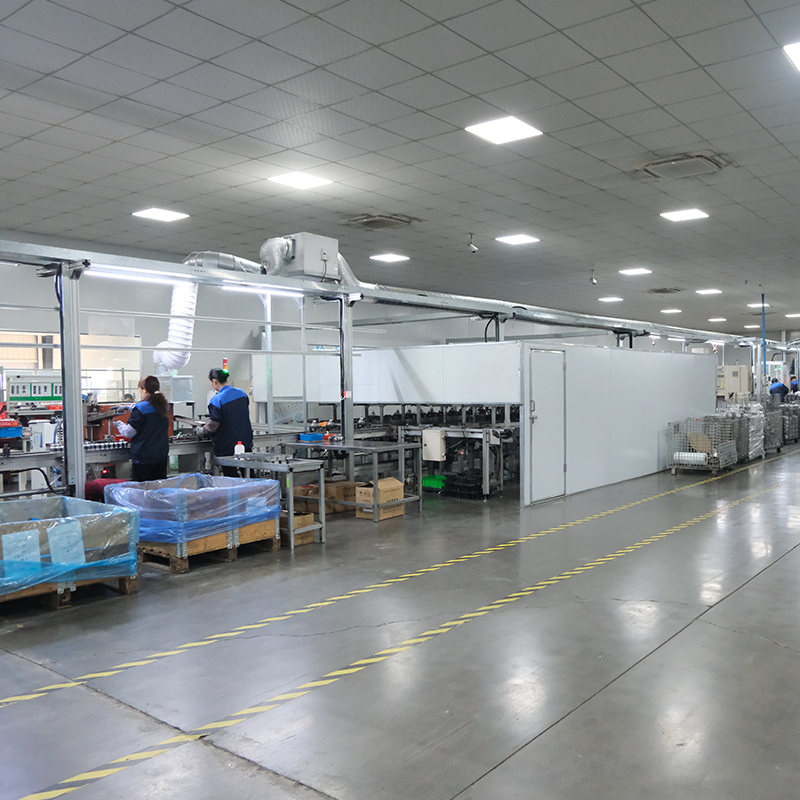 ضاغط الثلاجة المنزلي